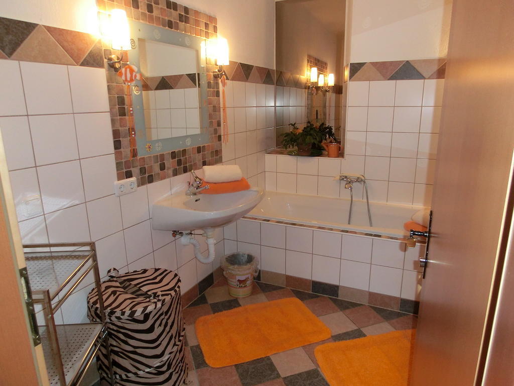 Haus Wastl Apartment Russbach am Pass Gschuett Room photo